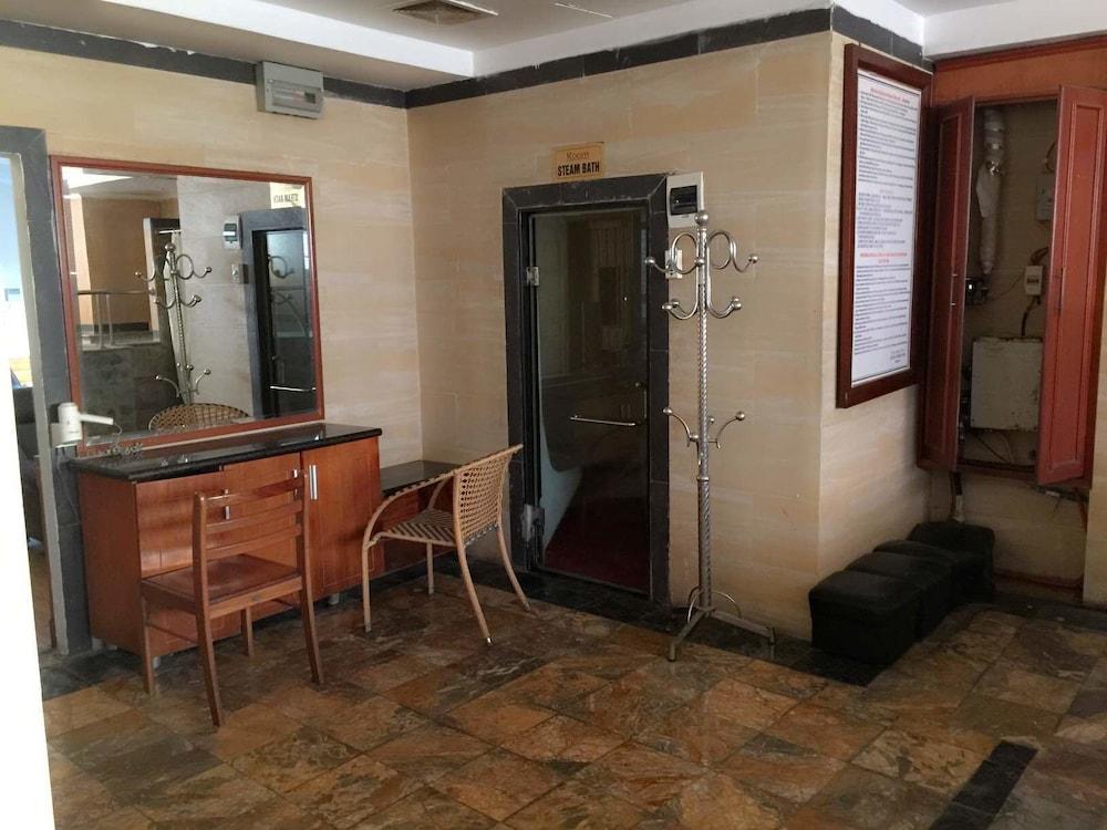 A25 Hotel - Bach Mai Hanoi Exterior photo
